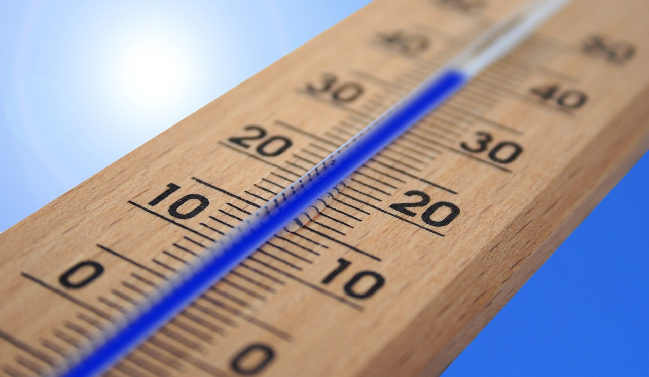 France Faces Extreme Heatwave as Alpine Glaciers Rapidly Retreat 본문 이미지