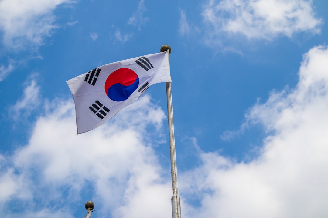 Korean Won Hits 17-Year Low, Pension Funds Buy Stocks Amid Travel Surplus