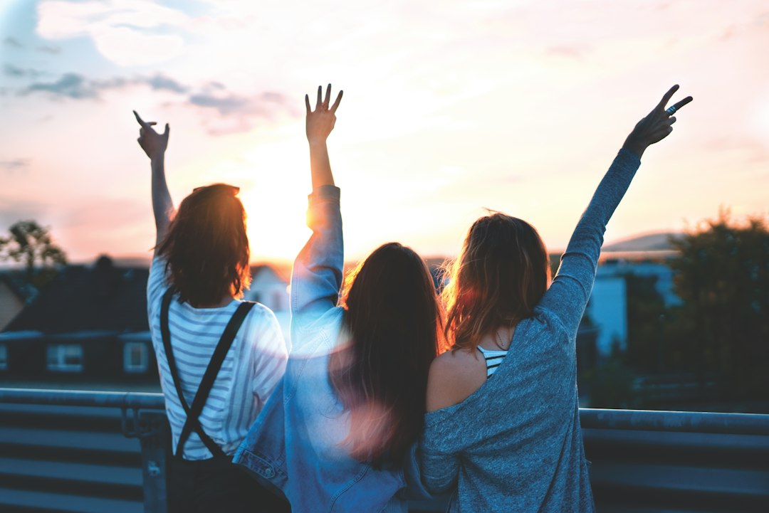 The Rise of Sobriety: Why More Young People are Choosing a Sober Lifestyle 본문 이미지